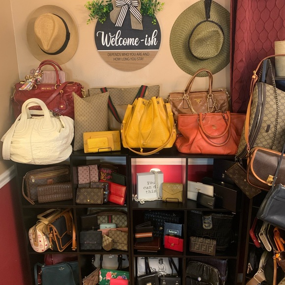 SHOP MY CLOSET STEALS ARE UP TO 75% OFF! HURRY BEFORE I CHANGE MY MIND - Picture 15 of 17